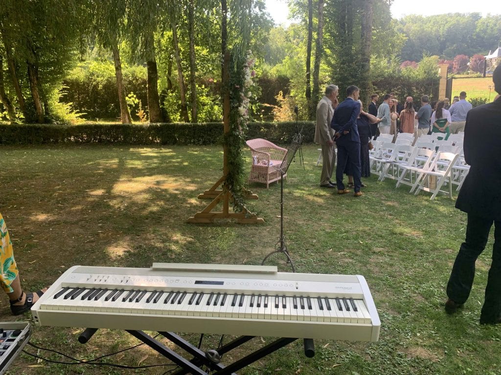 Domaine de la Chartrognière Musicien pour Célébration de Mariage